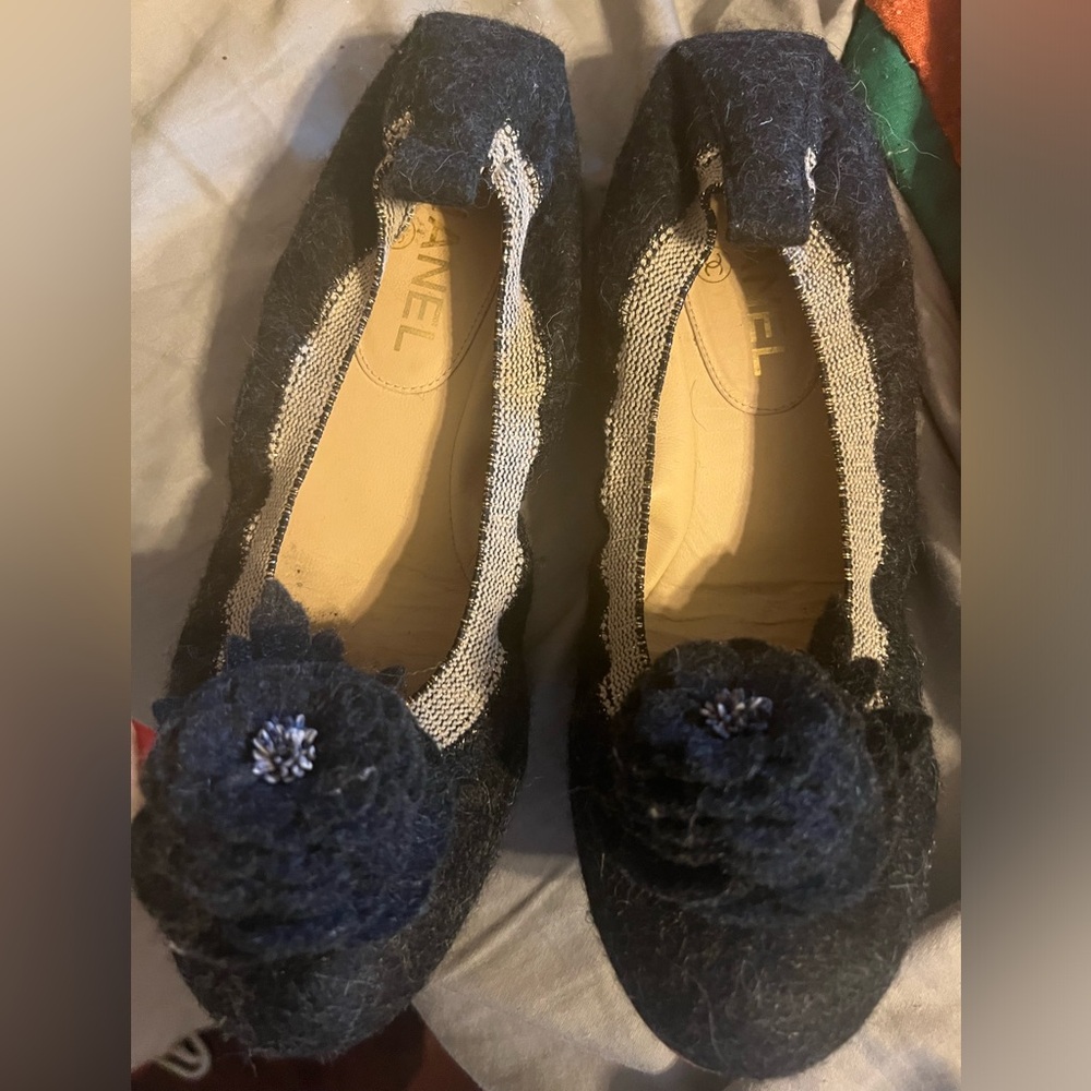 Adorable Chanel Camilla Flats